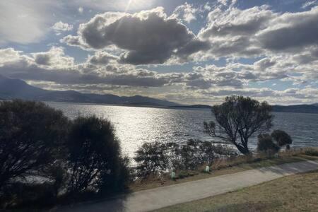 Spacious Modern Home Outstanding Views sleeps 9 Hobart Exterior foto