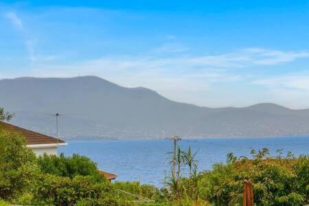 Spacious Modern Home Outstanding Views sleeps 9 Hobart Exterior foto