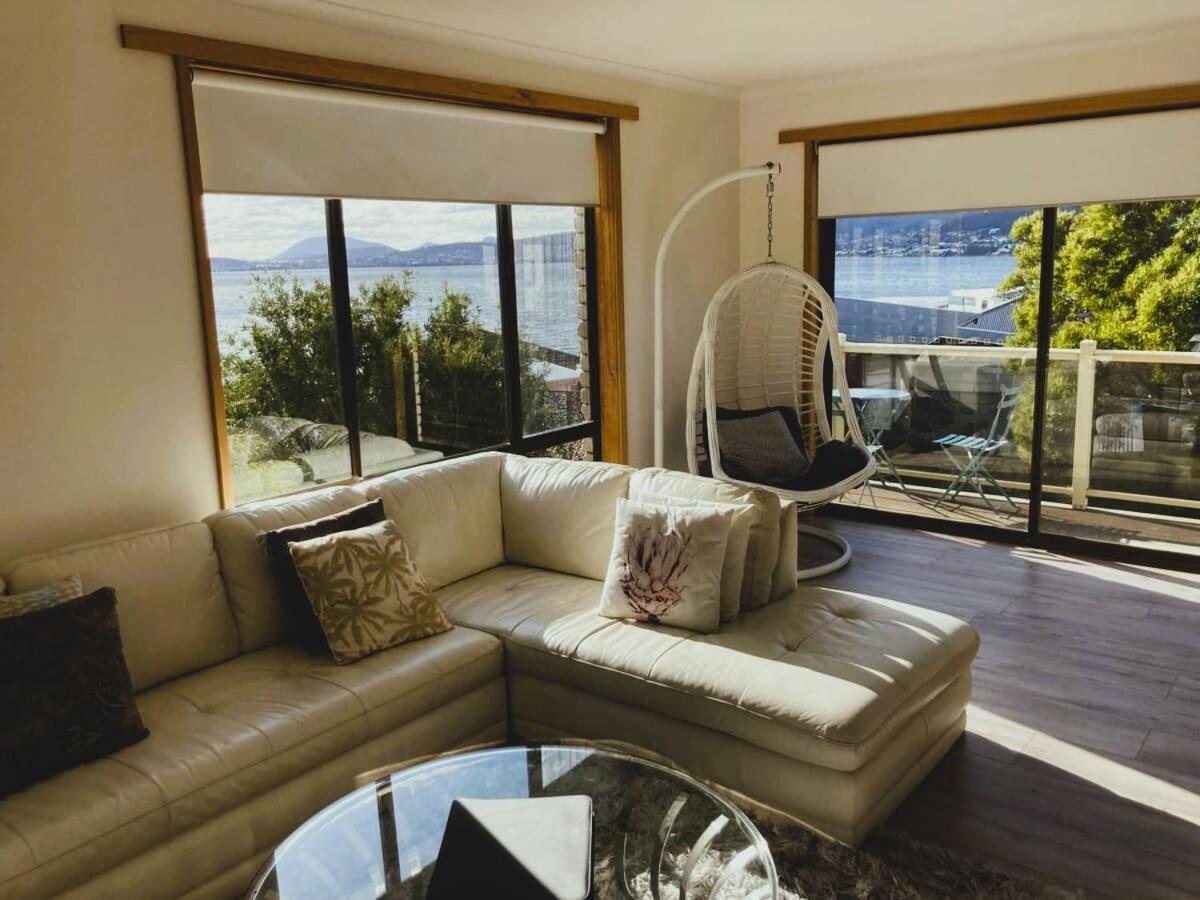 Spacious Modern Home Outstanding Views sleeps 9 Hobart Exterior foto